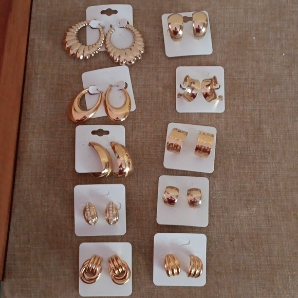 Collection of 10 sets of Gold Tone Post Earrings - Picture 1 of 13